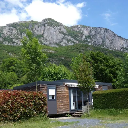 Ecovillage Soleil Du Pibeste אתר קמפינג 4*