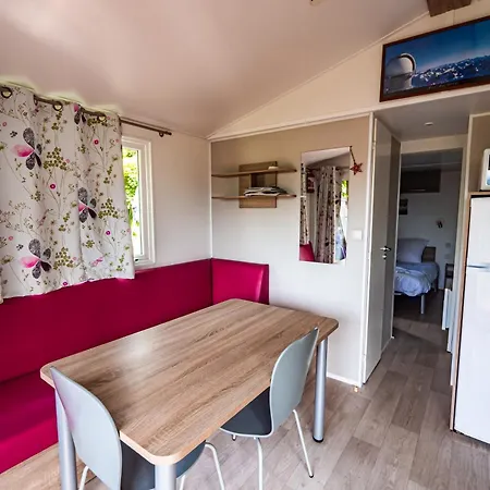 Κάμπινγκ Ecovillage Soleil Du Pibeste 4*