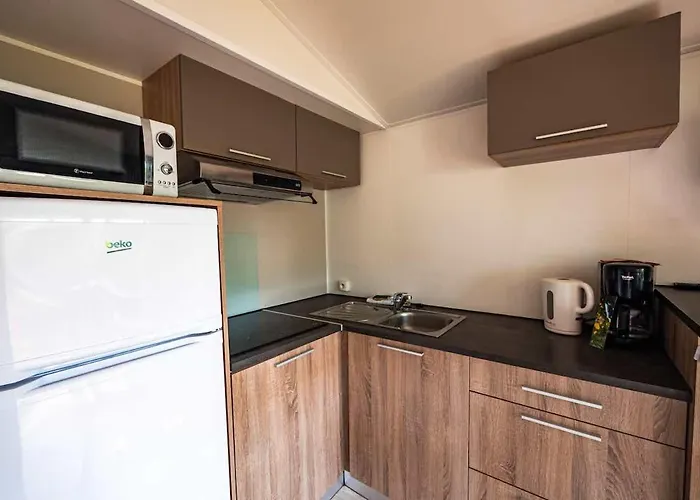 Ecovillage Soleil Du Pibeste Κάμπινγκ 4*